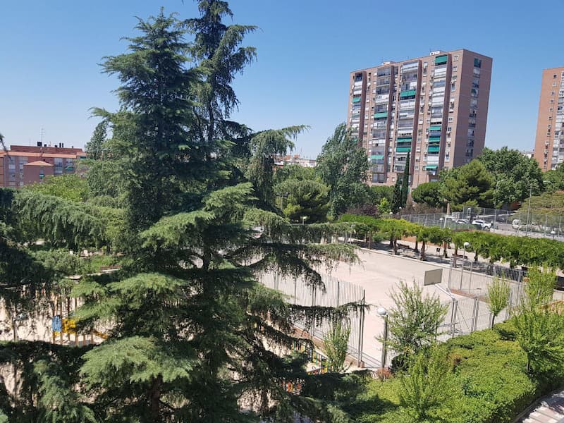 Mudanzas en pueblo nuevo, ciudad lineal, Madrid